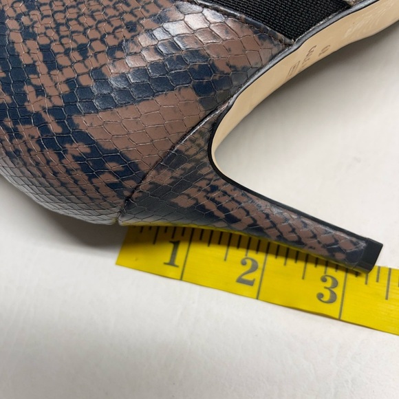 Cole Hann Grand Ambition snake print ankle boots size 6 upper embossed leather - Picture 6 of 7